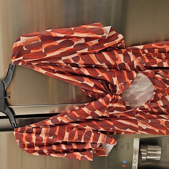 ASOS Design Curve Pleated Twist Back Cap Sleeve Midi Dress Abstract Print 20 NWT - Picture 12 of 16